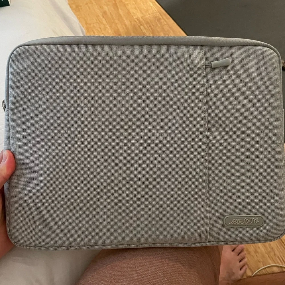 Misiso laptop sleeve